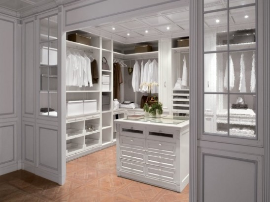 beautiful-walk-in-dressing-room-design-with-white-shelves-cabinet-and-cream-pattern-floor-idea-728x546